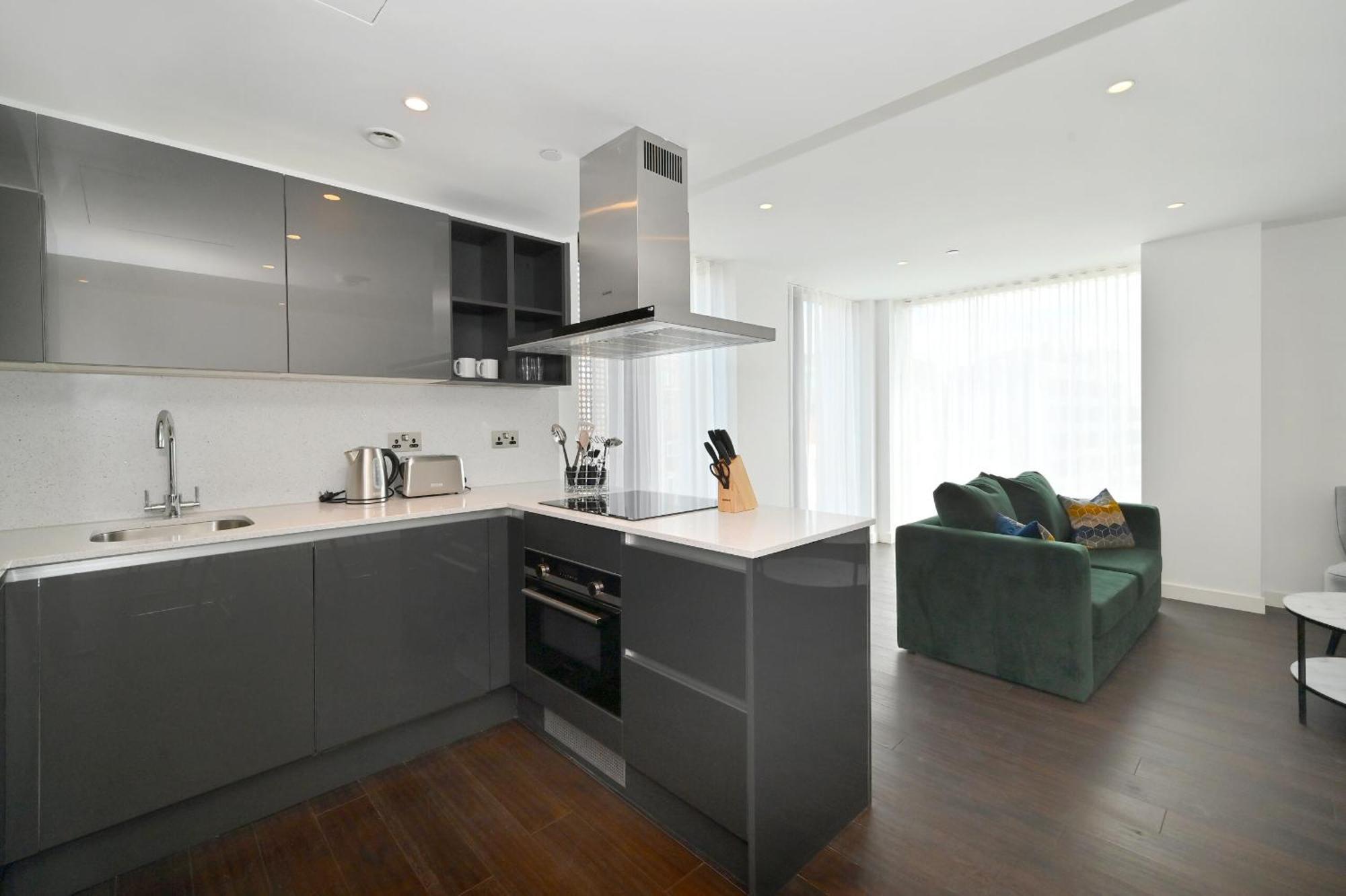 Апартаменты Access Tower Hill Лондон Экстерьер фото