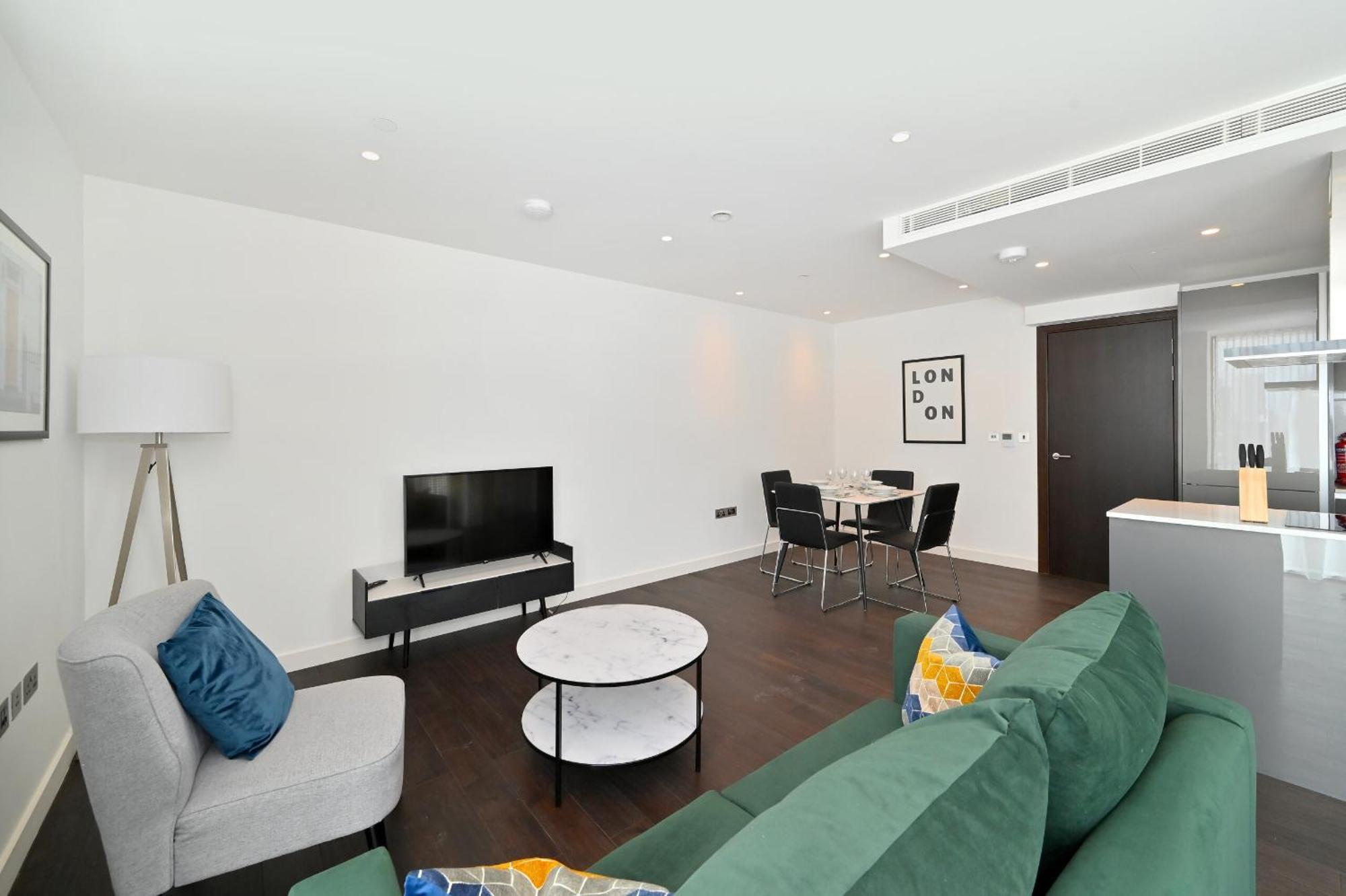Апартаменты Access Tower Hill Лондон Экстерьер фото