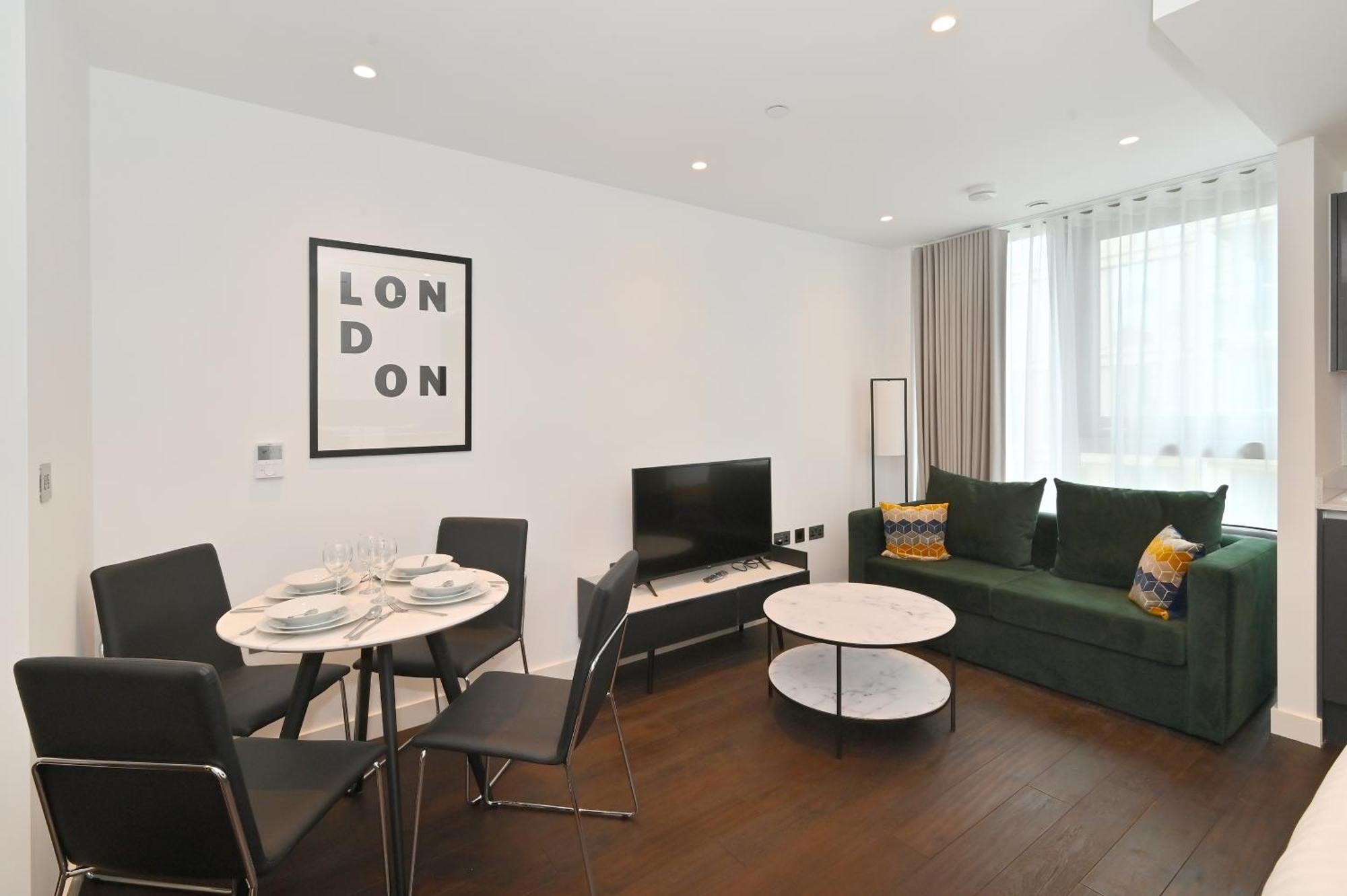 Апартаменты Access Tower Hill Лондон Экстерьер фото