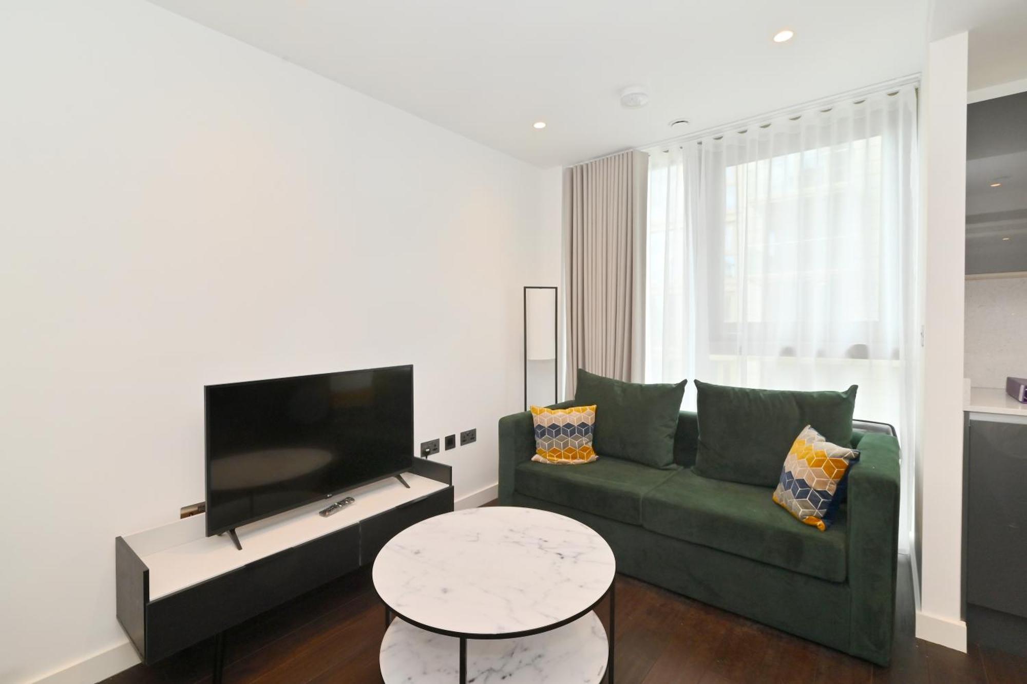 Апартаменты Access Tower Hill Лондон Экстерьер фото